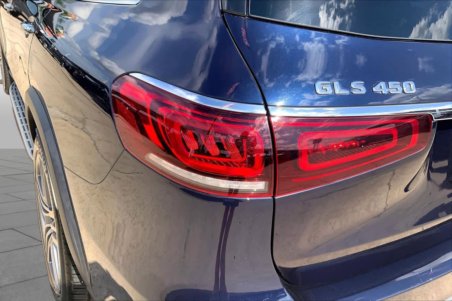 Used 2020 Mercedes-Benz GLS 450 4MATIC image 28