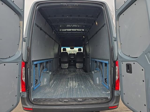 Used 2023 Mercedes-Benz Sprinter 2500 image 9