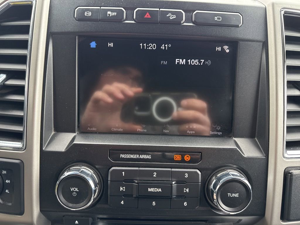 Used 2018 Ford F350 Lariat w/ Chrome Package image 18