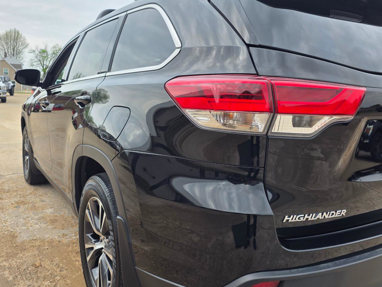 Used 2019 Toyota Highlander Plus image 17
