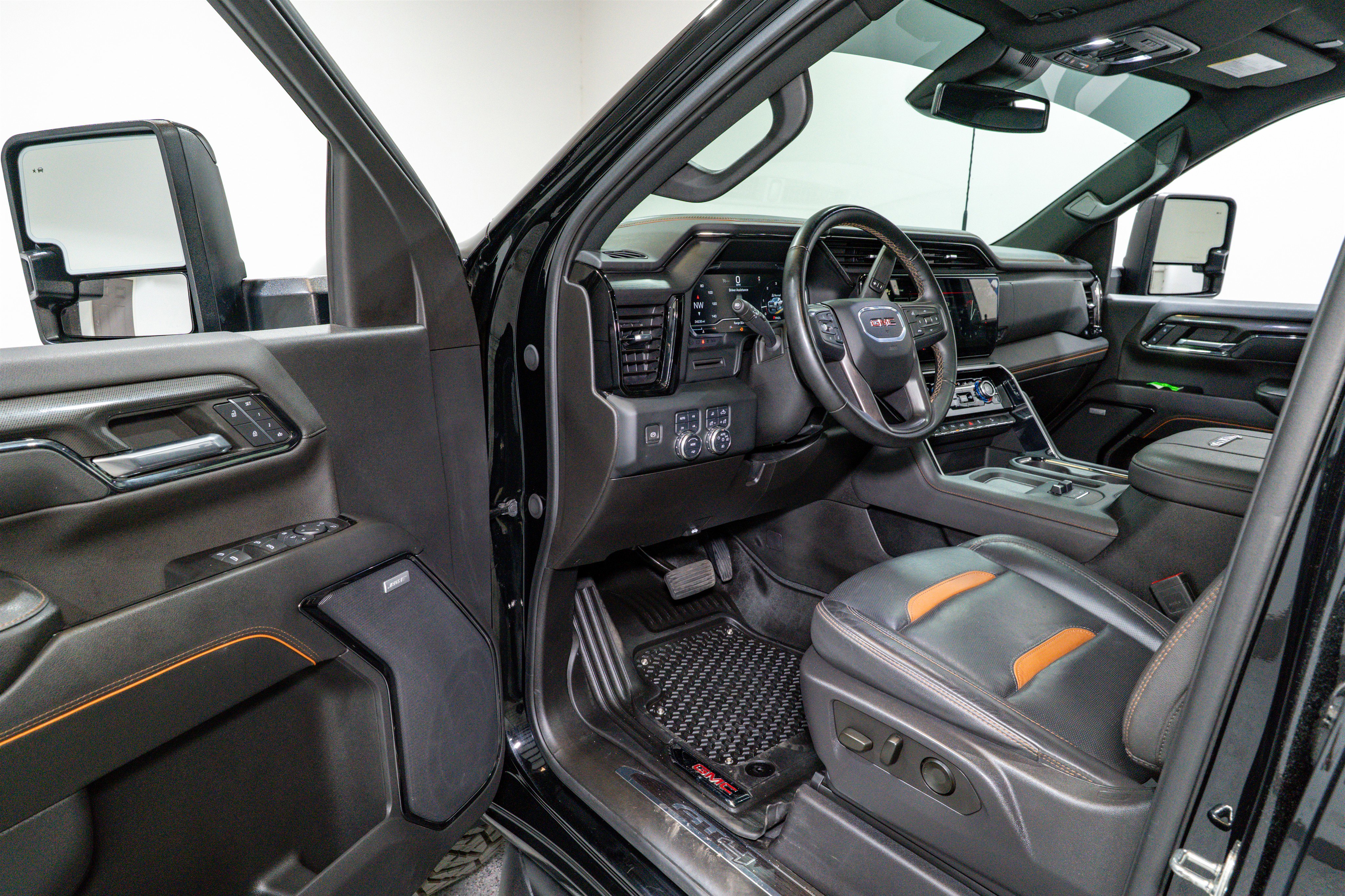 Used 2024 GMC Sierra 2500 AT4 w/ AT4 Preferred Package image 13