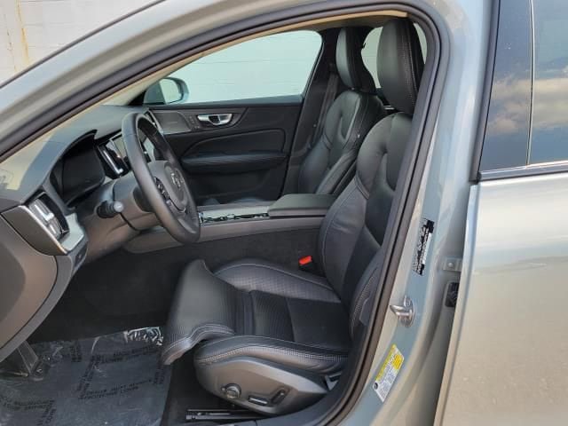 Used 2024 Volvo V60 B5 Cross Country Ultimate AWD/4WD image 23