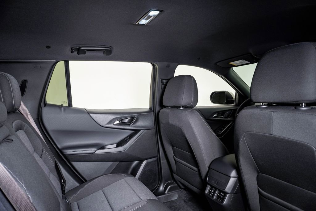 Used 2025 Chevrolet Equinox LT w/ Safety and Technology Package FWD image 15