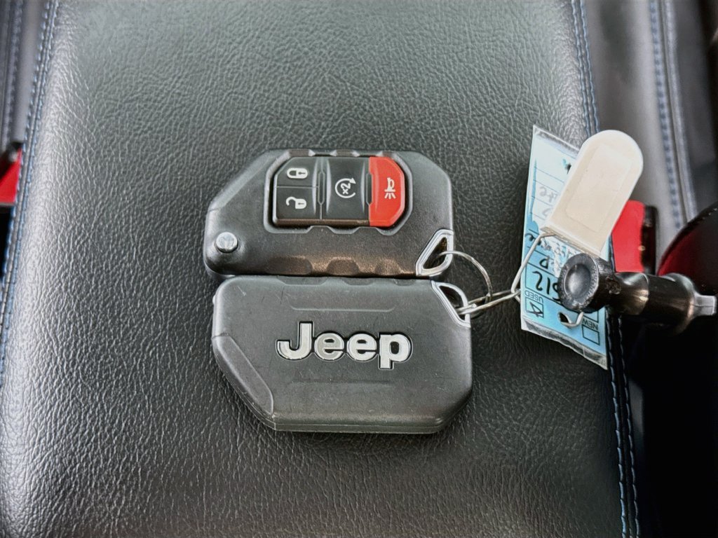 Used 2024 Jeep Wrangler Unlimited Rubicon 4xe AWD/4WD image 41
