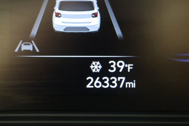 Used 2023 Hyundai Venue SEL w/ Cargo Package image 13