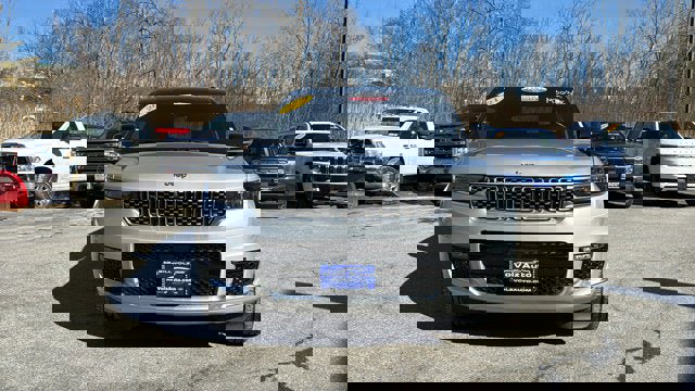 Used 2021 Jeep Grand Cherokee L Summit w/ MOPAR Finishing Package image 3