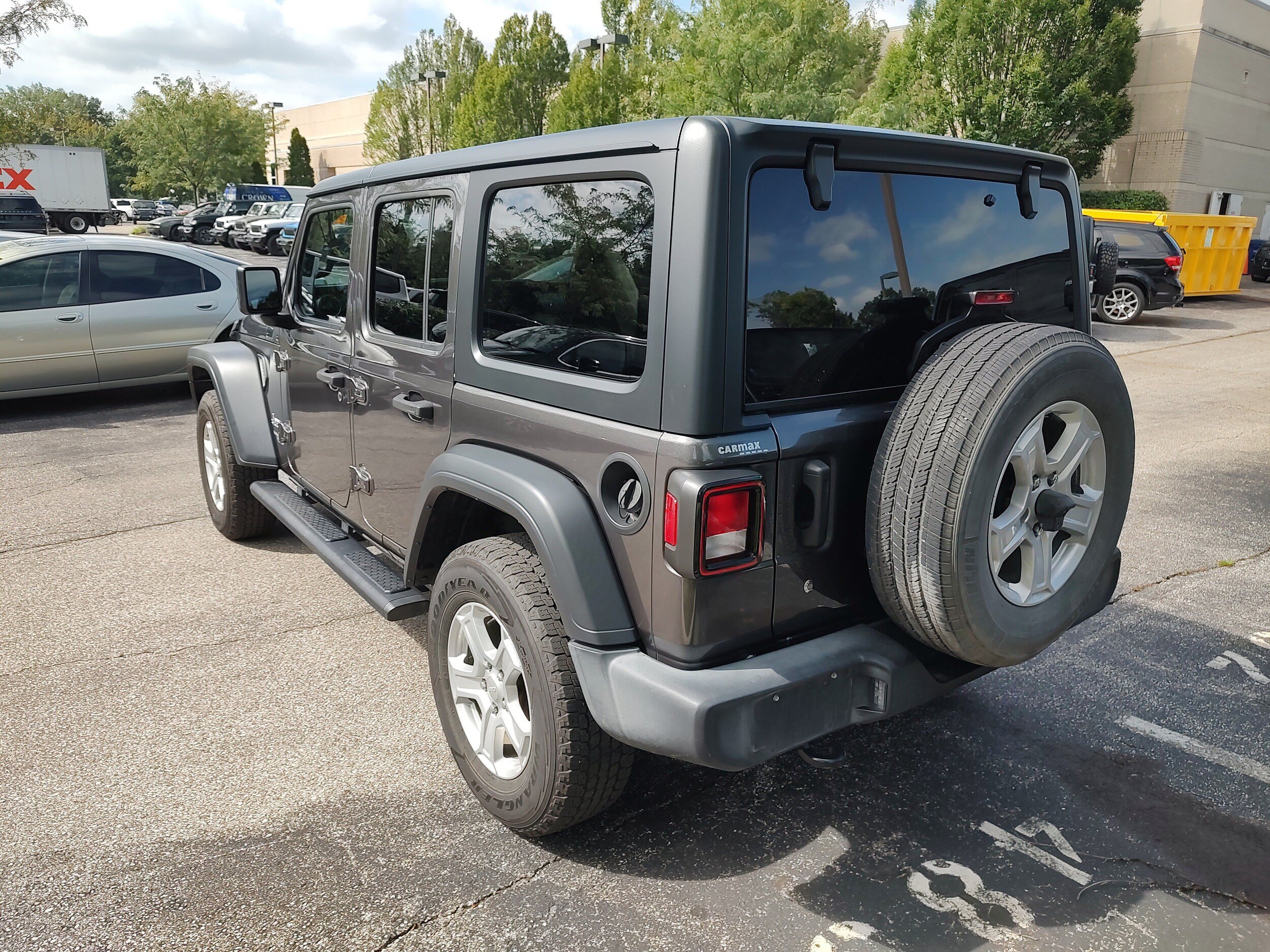 Used 2019 Jeep Wrangler Unlimited Sport S AWD/4WD image 6