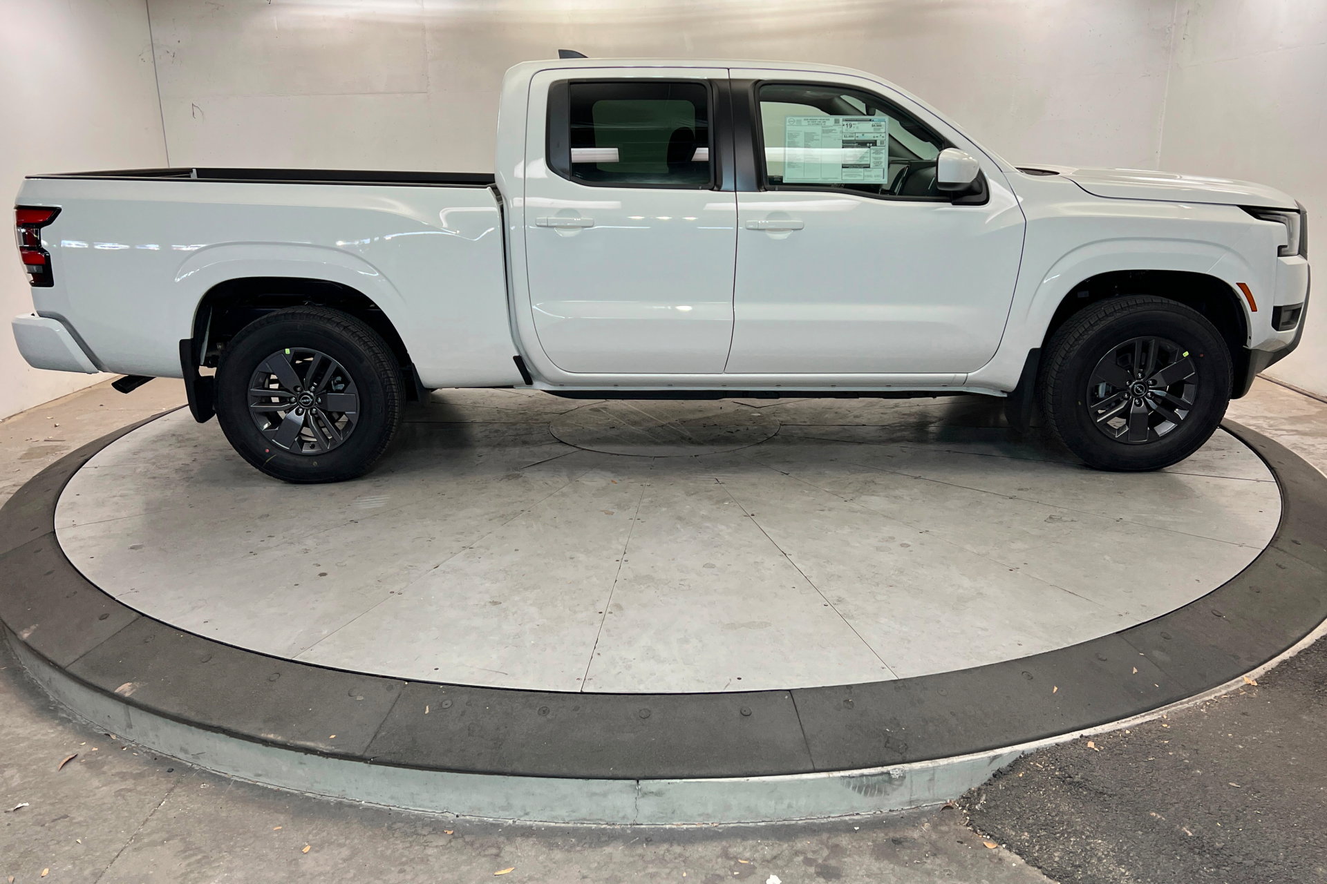 New 2026 Nissan Frontier SV w/ Tow Package image 6