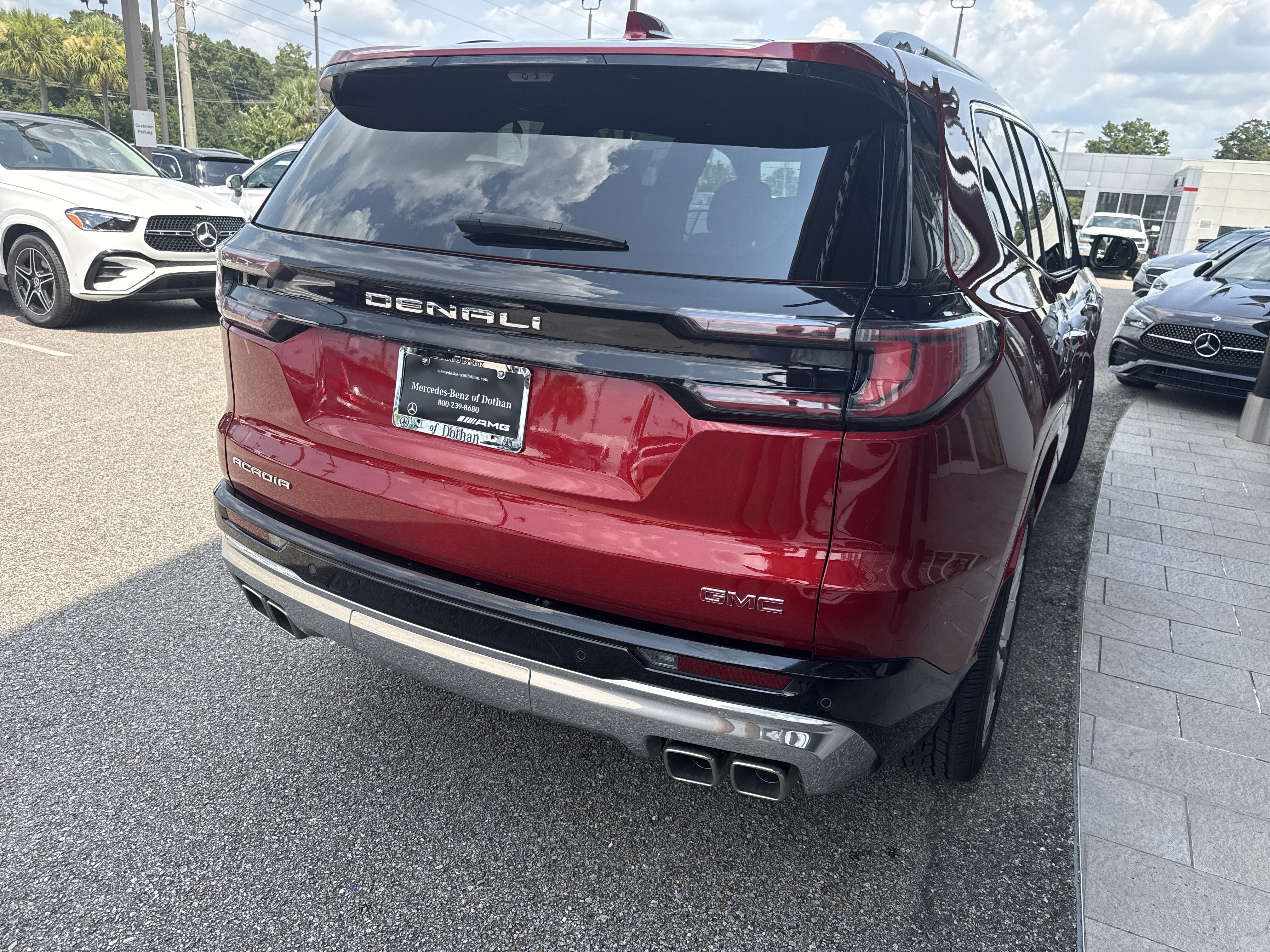 Used 2024 GMC Acadia Denali w/ Super Cruise Package FWD image 4