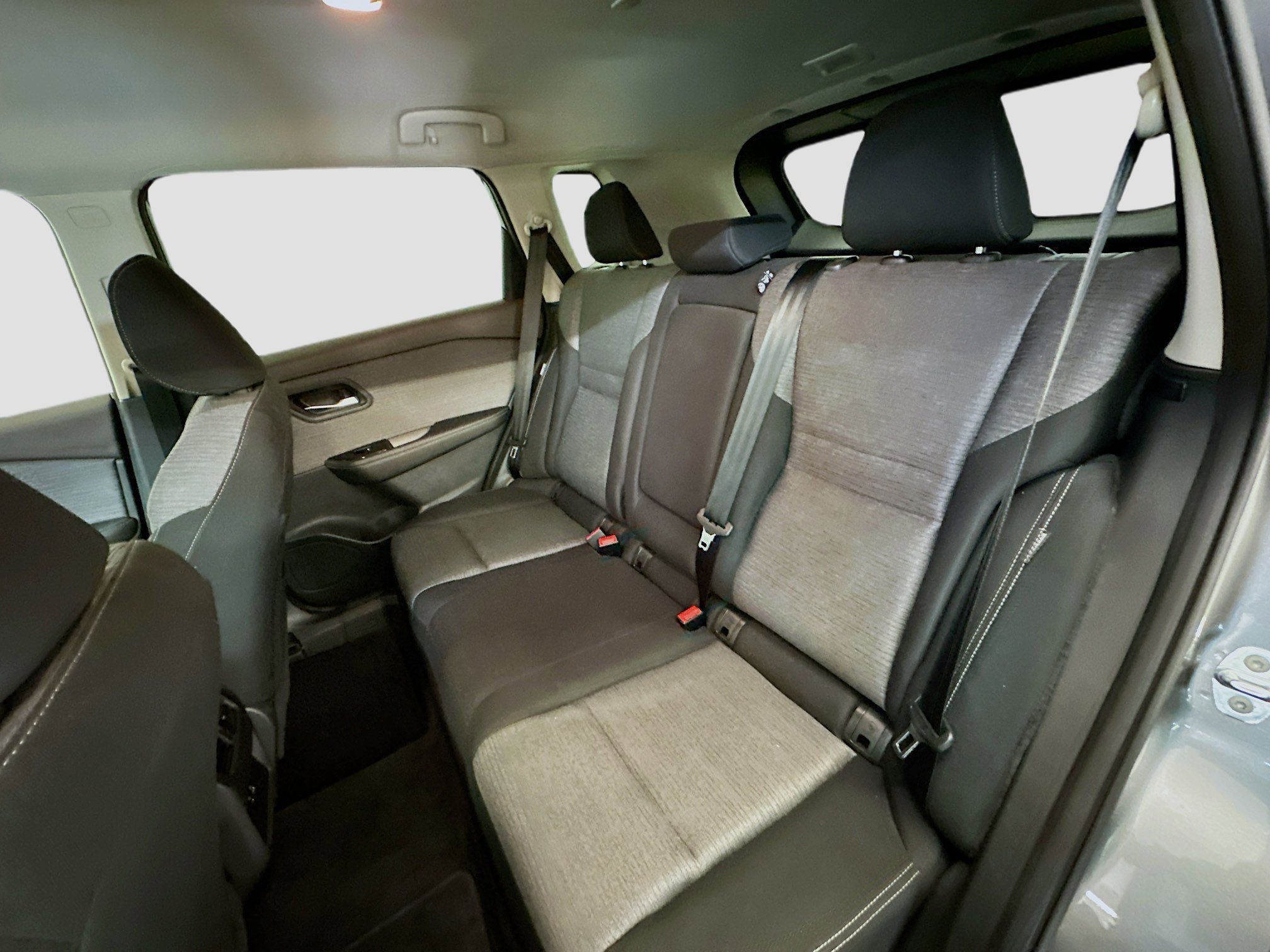 Used 2023 Nissan Rogue SV image 28