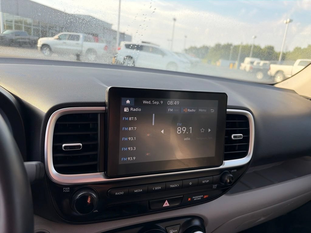 Used 2025 Hyundai Venue SEL FWD image 33