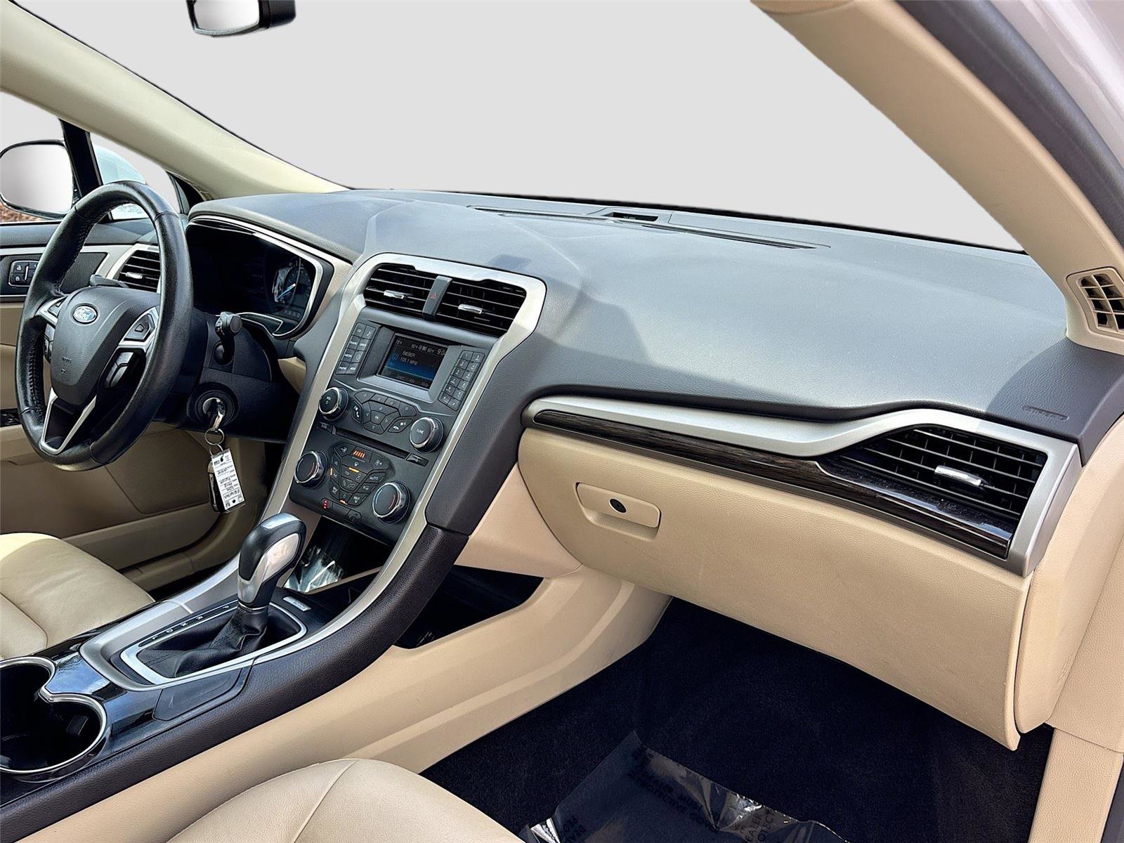 Used 2015 Ford Fusion SE w/ Equipment Group 502A image 29