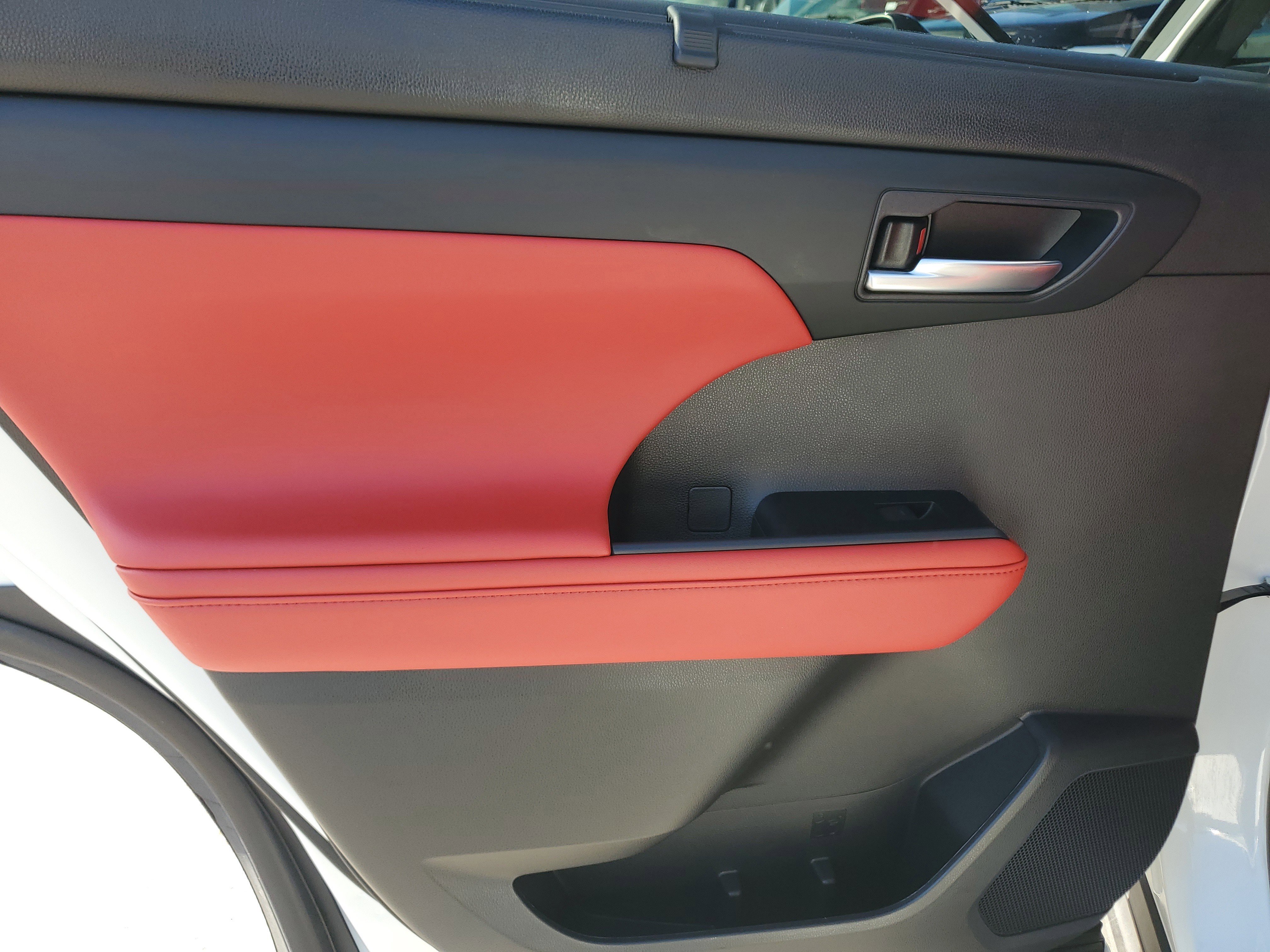 Used 2023 Toyota Highlander XSE image 30