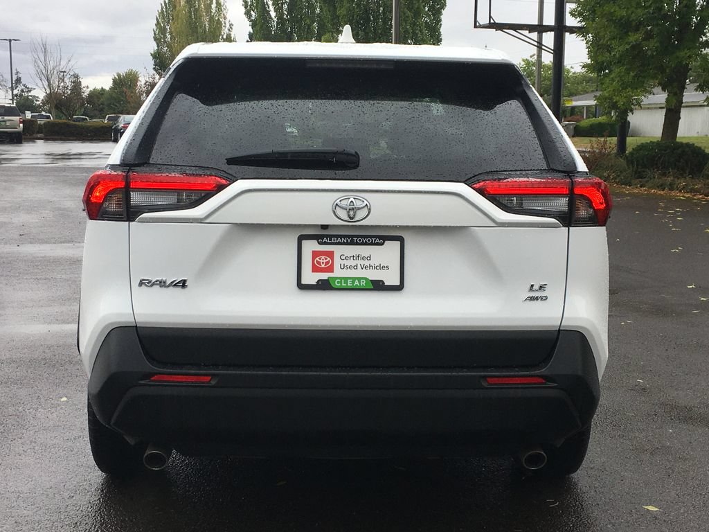 Used 2024 Toyota RAV4 LE AWD/4WD image 5