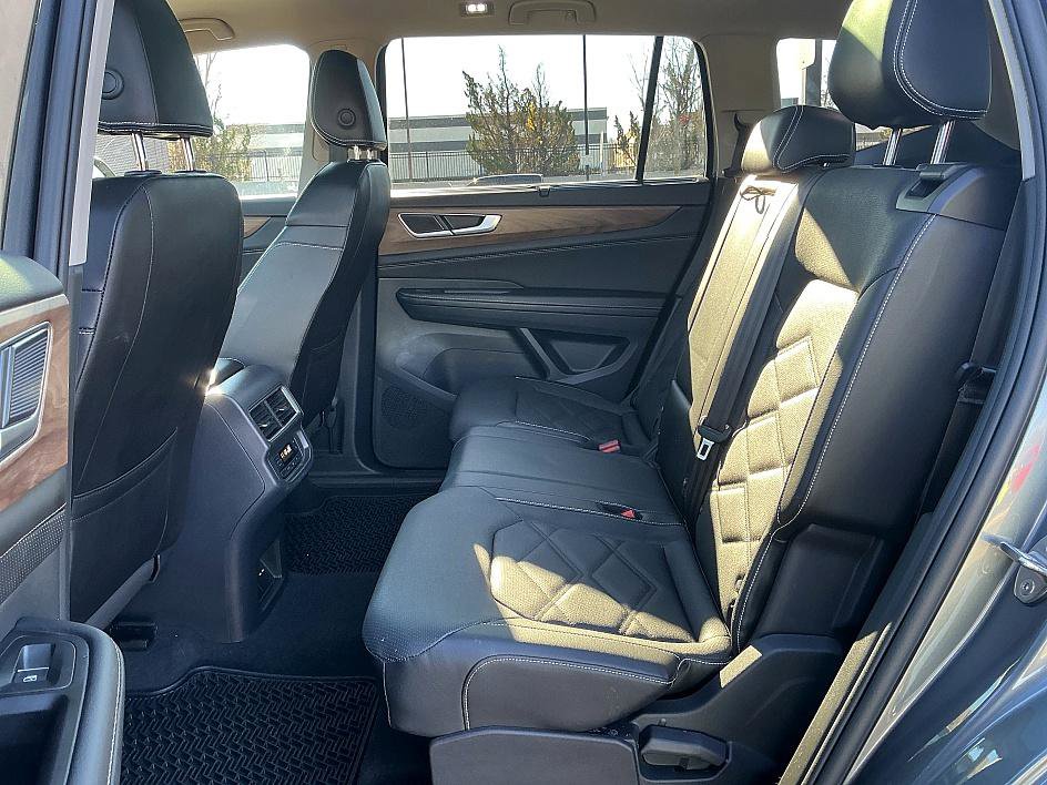Used 2024 Volkswagen Atlas SE image 21