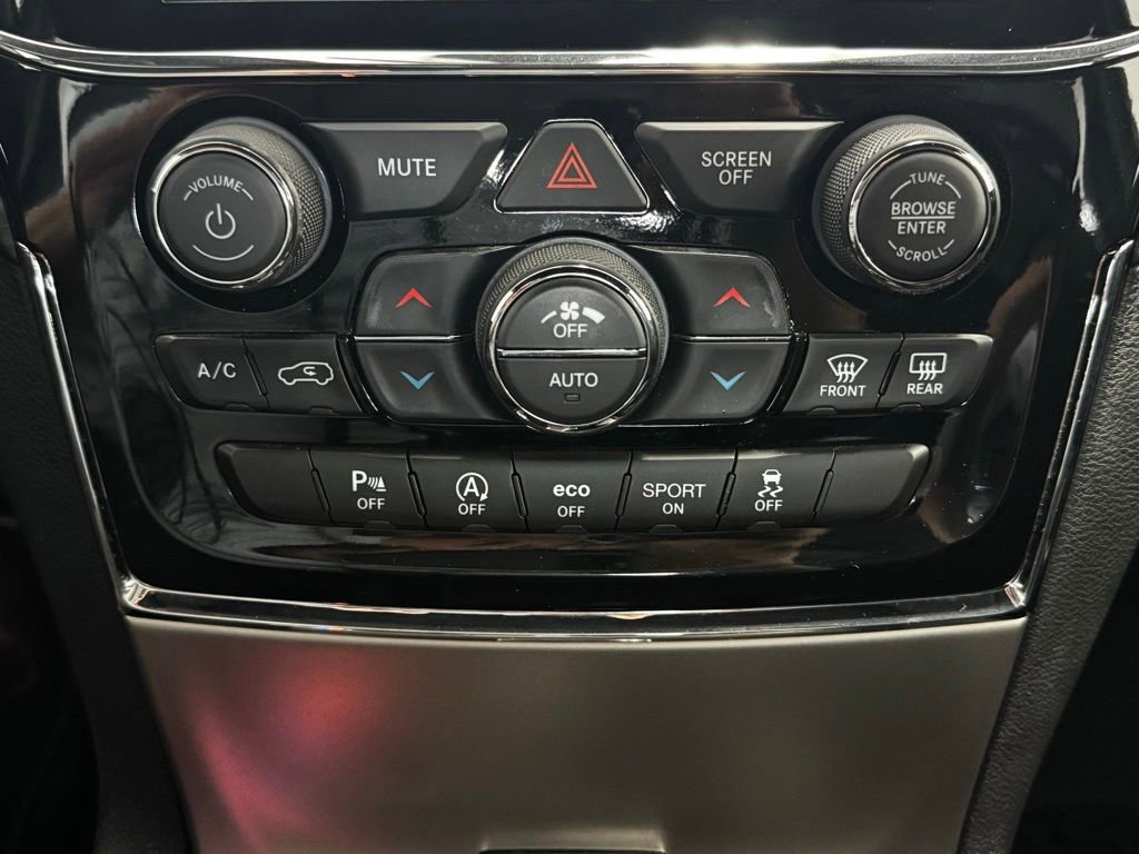 Used 2021 Jeep Grand Cherokee Laredo X AWD/4WD image 17