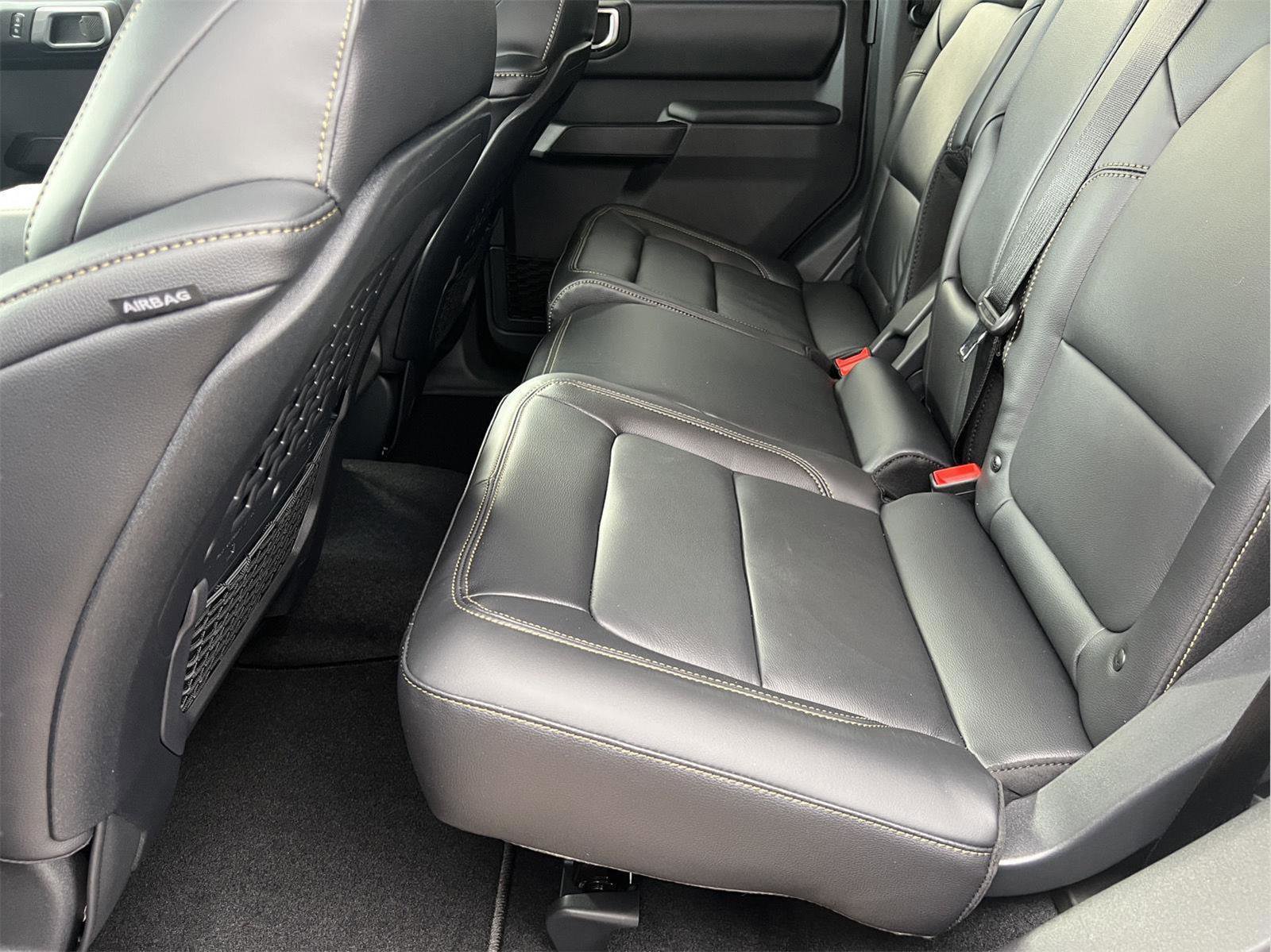 New 2025 Ford Bronco Badlands image 12