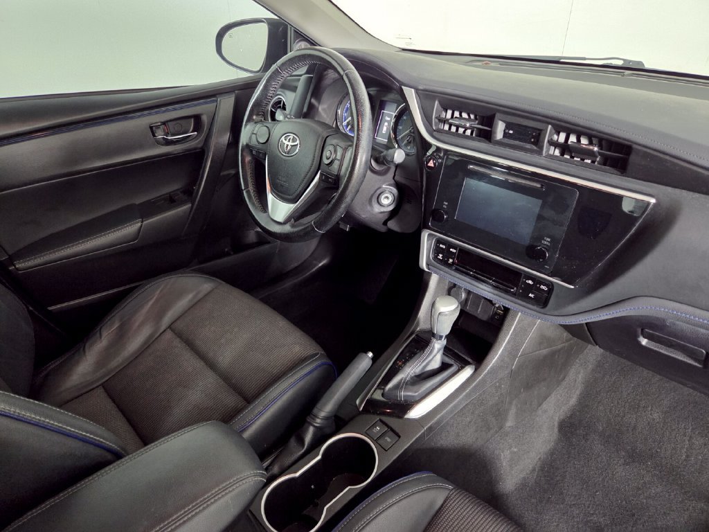 Used 2019 Toyota Corolla SE FWD image 32