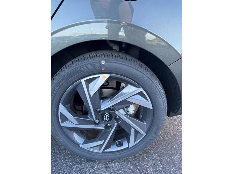 New 2025 Hyundai Elantra Sport image 26