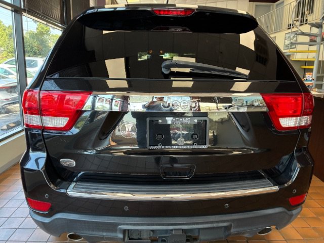 Used 2013 Jeep Grand Cherokee Overland w/ Advance Technology Group RWD image 11