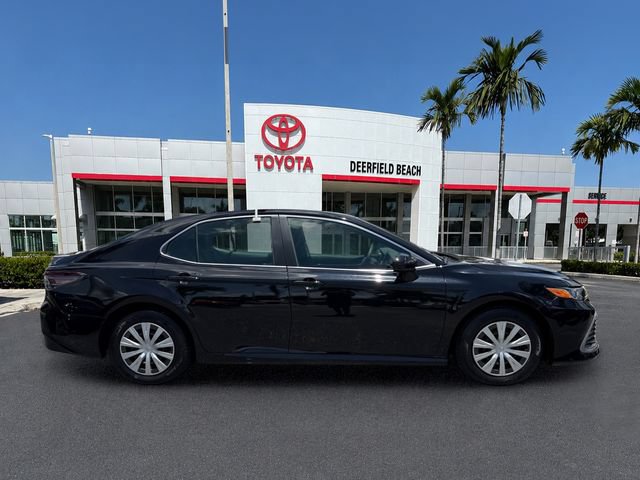 Used 2022 Toyota Camry LE FWD image 7