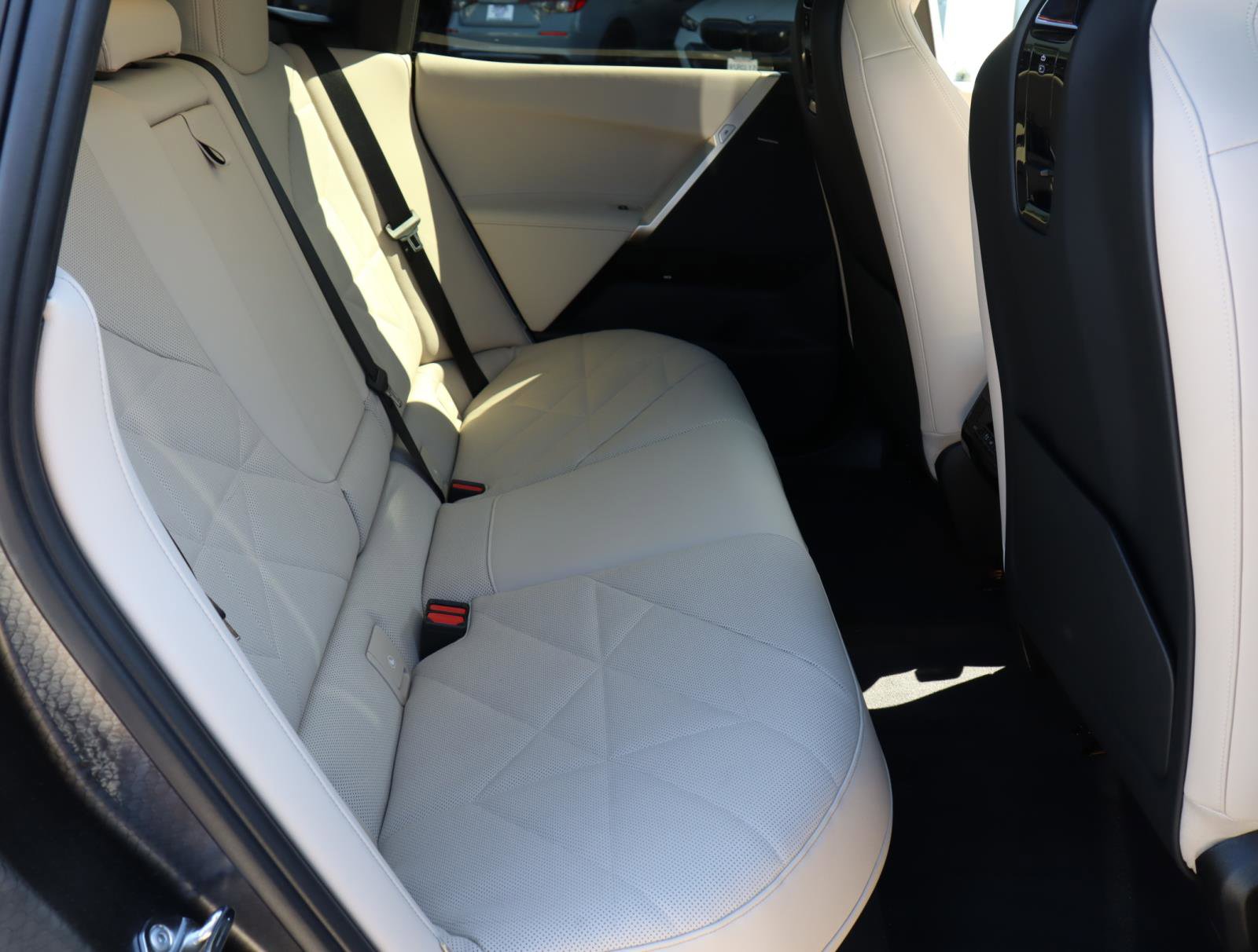 Used 2025 BMW iX xDrive50 w/ Convenience Package image 11