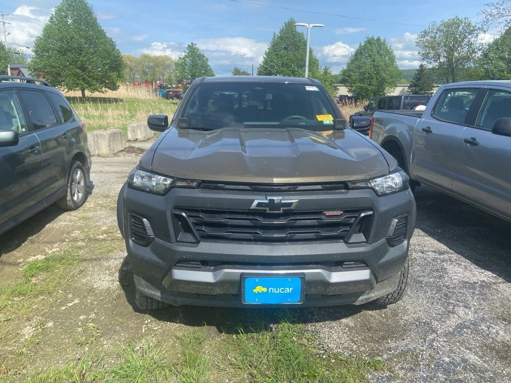 Used 2024 Chevrolet Colorado Trail Boss w/ Advanced Trailering Package AWD/4WD image 2