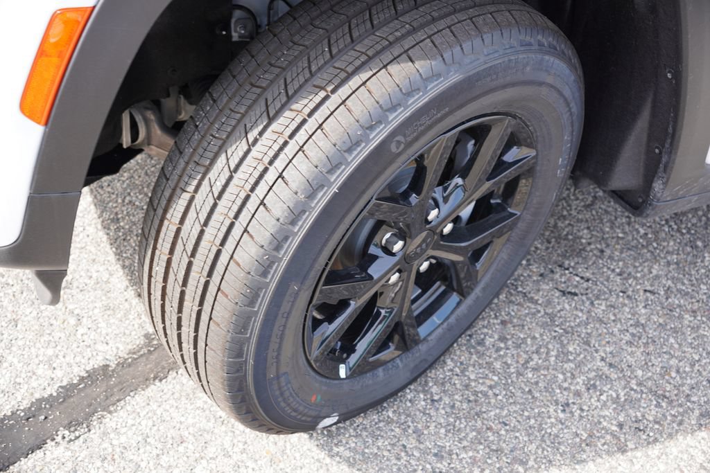 New 2026 Jeep Grand Cherokee Altitude AWD/4WD image 11
