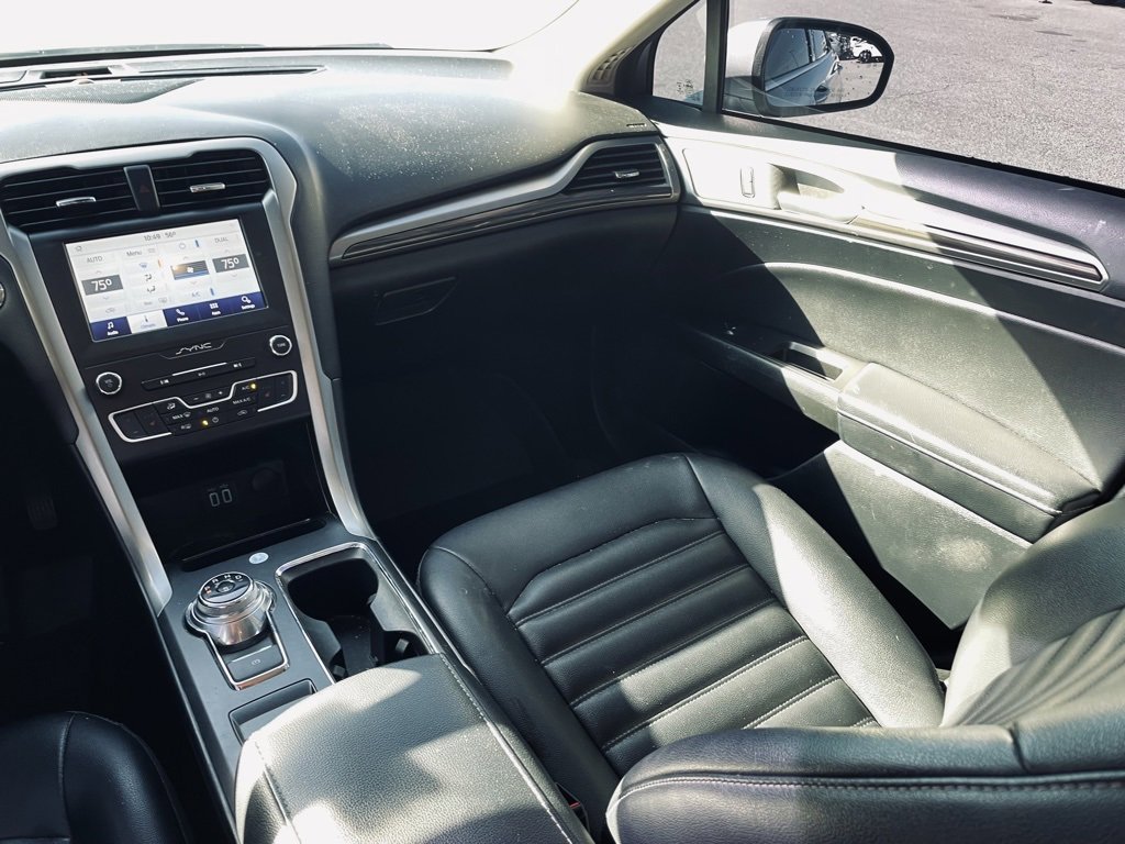 Used 2019 Ford Fusion SEL image 22