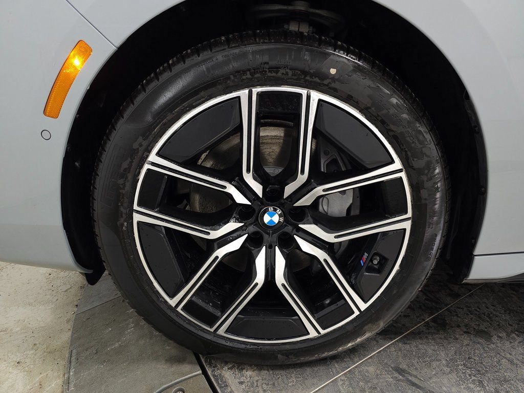 Used 2026 BMW 740i xDrive AWD/4WD image 7