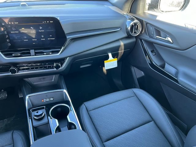 New 2026 Chevrolet Equinox LT w/ Convenience Package II image 32