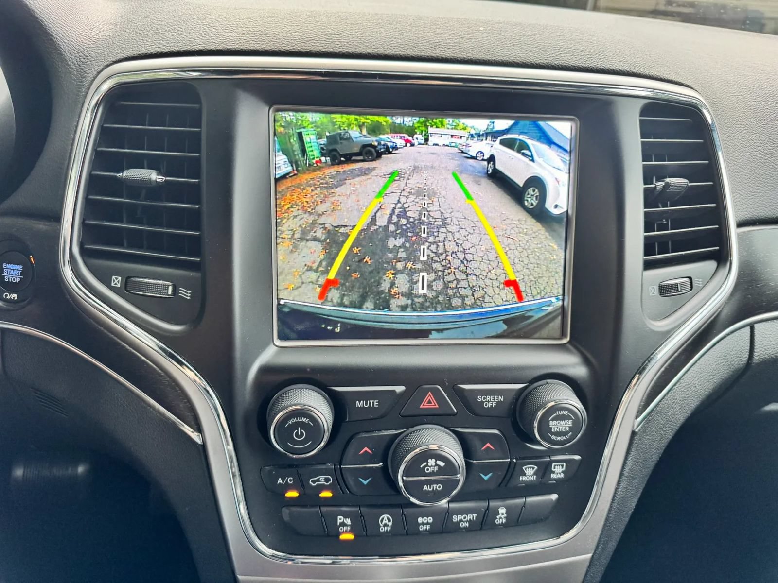 Used 2018 Jeep Grand Cherokee Limited AWD/4WD image 17