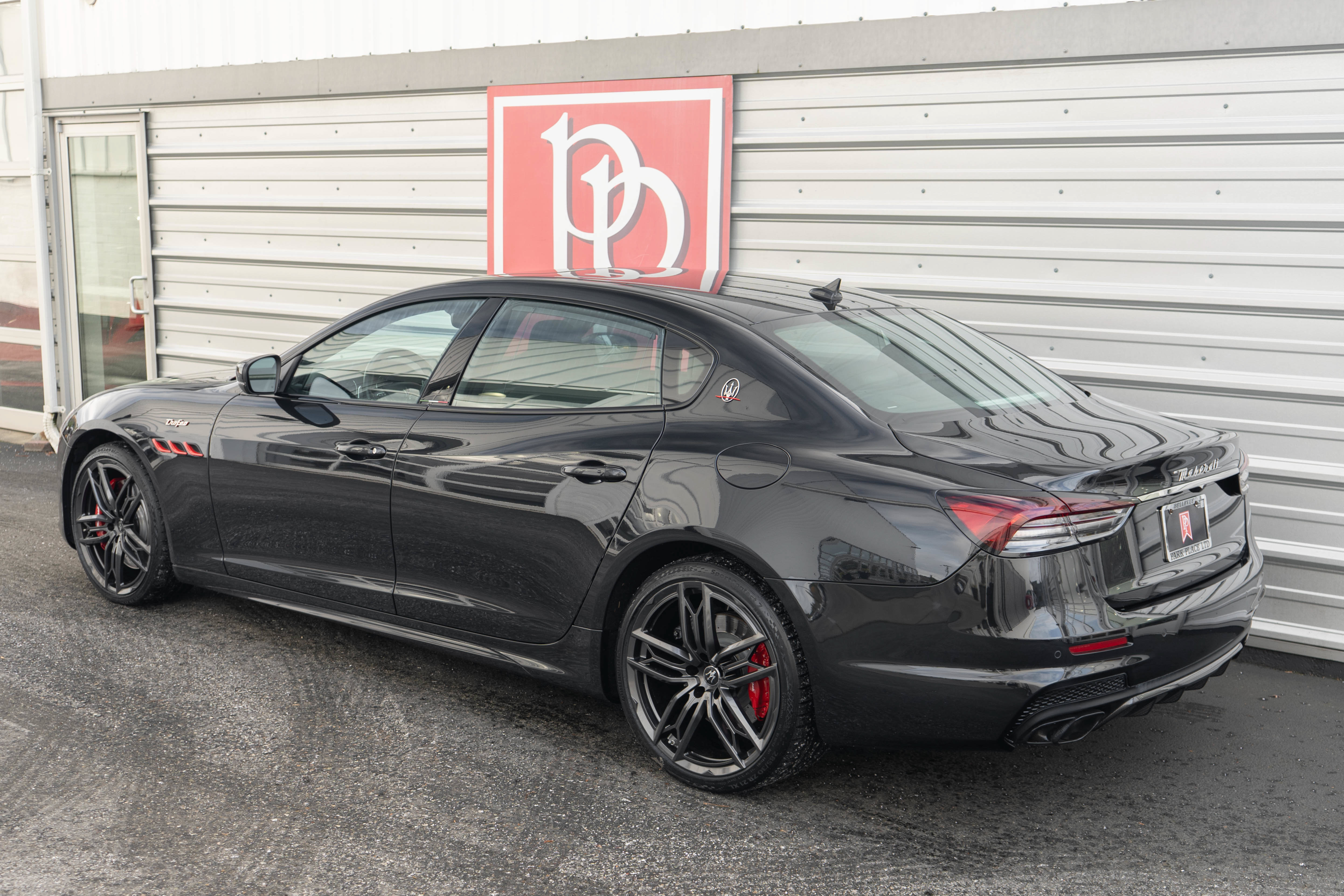 Used 2021 Maserati Quattroporte Trofeo RWD image 39