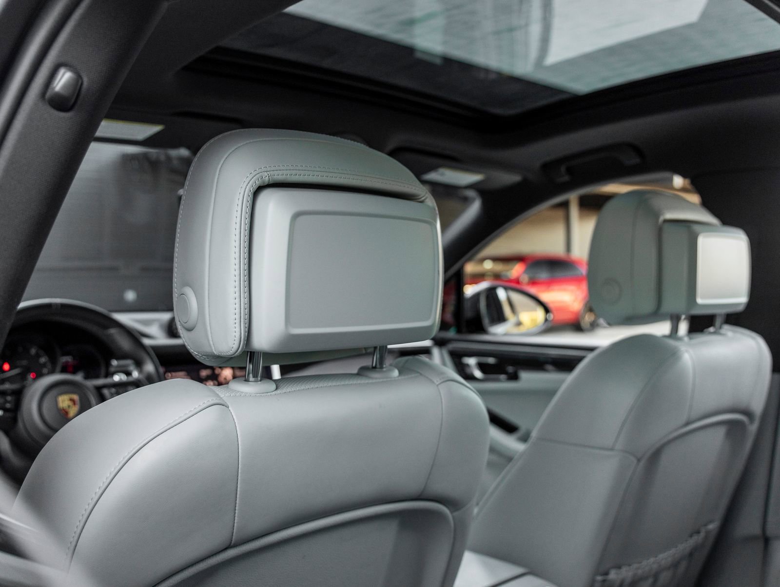 Certified 2023 Porsche Macan image 27