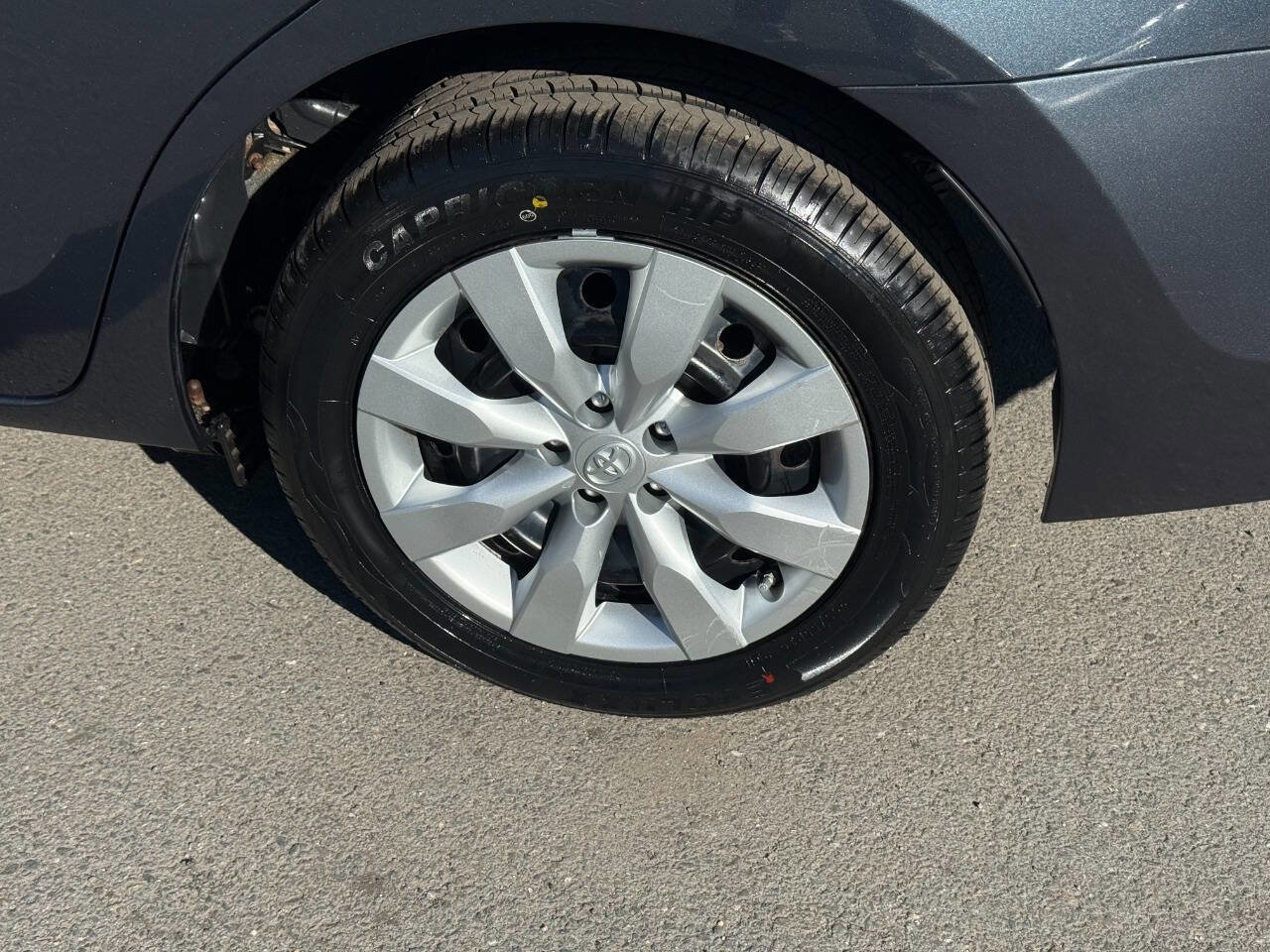 Used 2015 Toyota Corolla LE FWD image 33