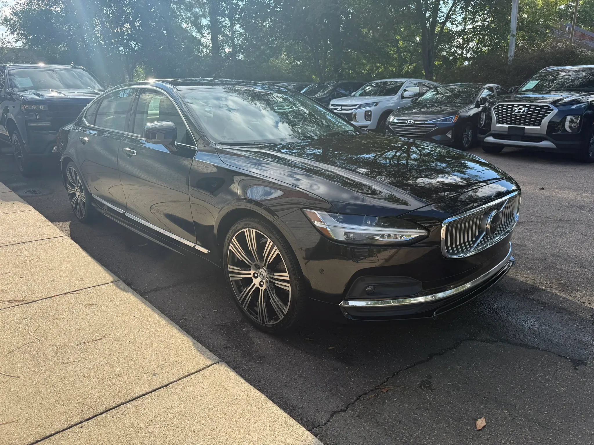 Used 2022 Volvo S90 B6 Inscription w/ Advanced Package AWD/4WD image 4