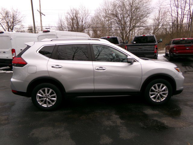 Used 2017 Nissan Rogue SV image 10