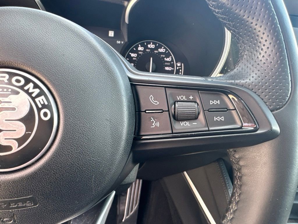 Used 2023 Alfa Romeo Stelvio Ti AWD/4WD image 35