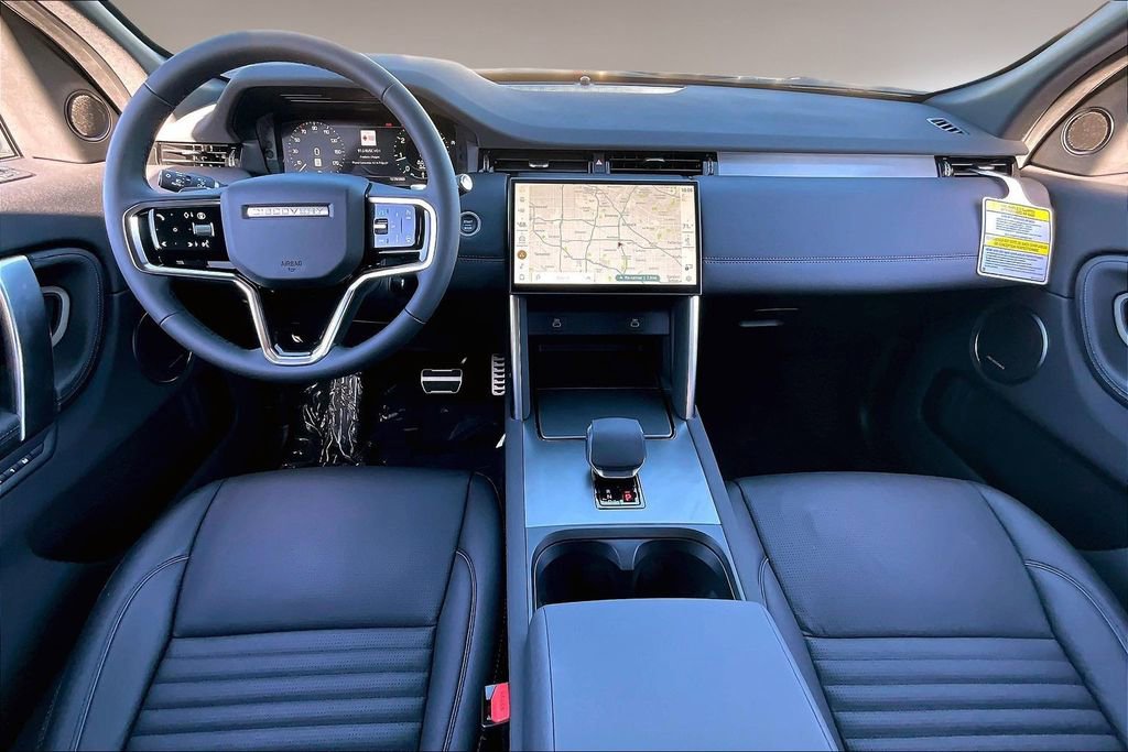 New 2025 Land Rover Discovery Sport Dynamic SE image 5
