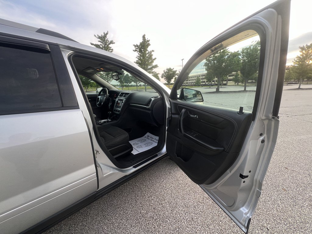 Used 2015 GMC Acadia SLE FWD image 10