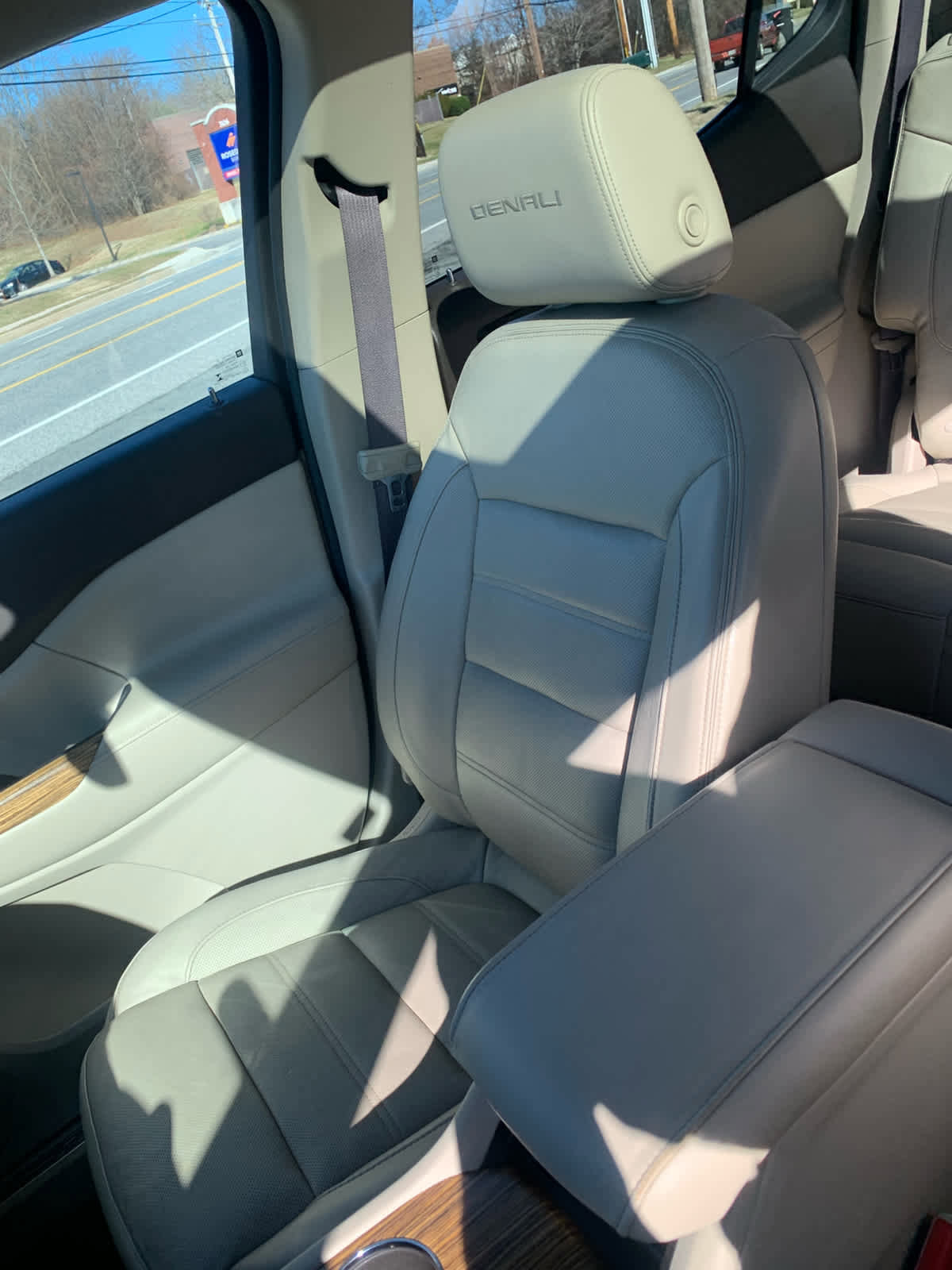 Used 2017 GMC Acadia Denali image 21