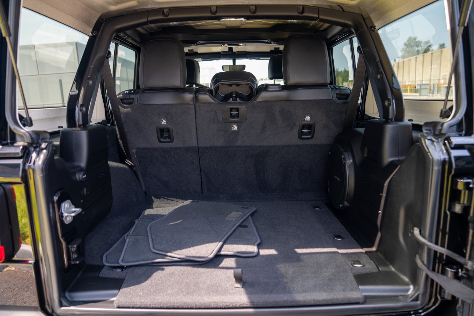 Used 2021 Jeep Wrangler Unlimited Rubicon AWD/4WD image 25