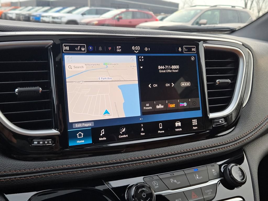 New 2026 Chrysler Pacifica Pinnacle w/ Trailer Tow Group FWD image 31