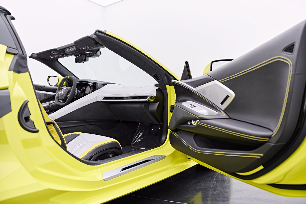 Used 2022 Chevrolet Corvette Stingray Premium Conv w/ Z51 Performance Package RWD image 43