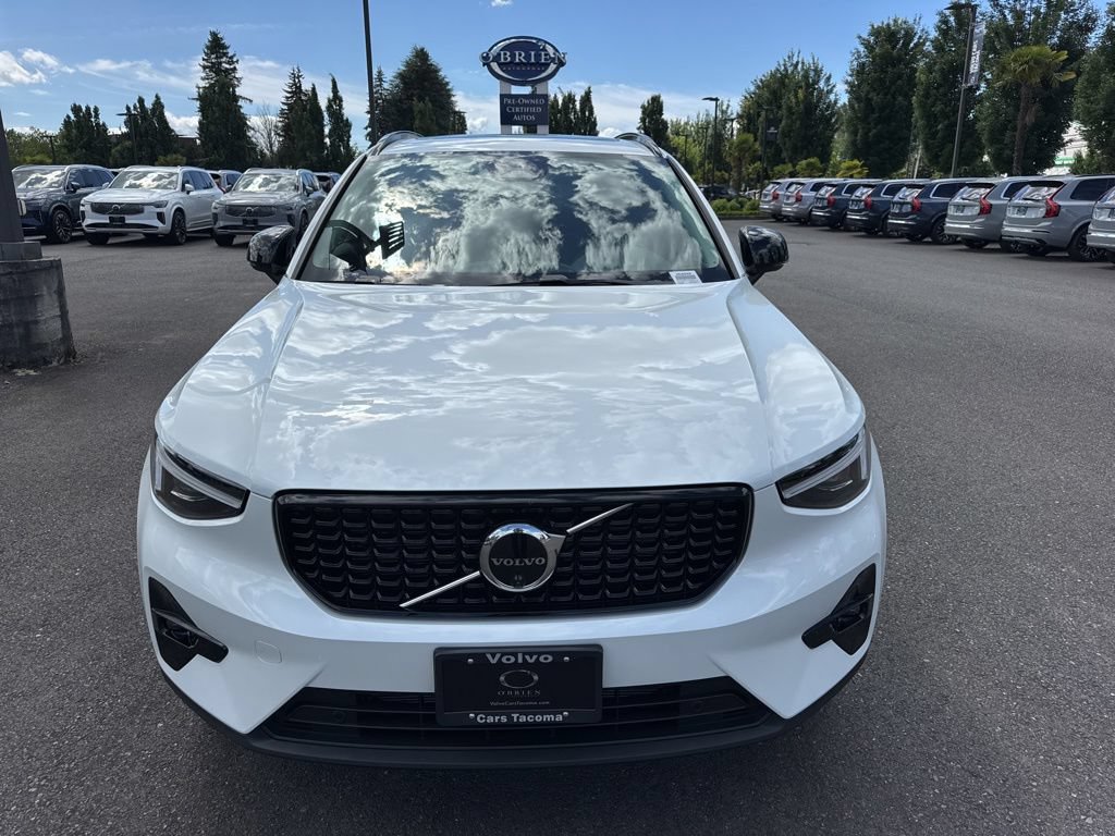 New 2026 Volvo XC40 B5 Plus w/ Climate Package AWD/4WD image 9
