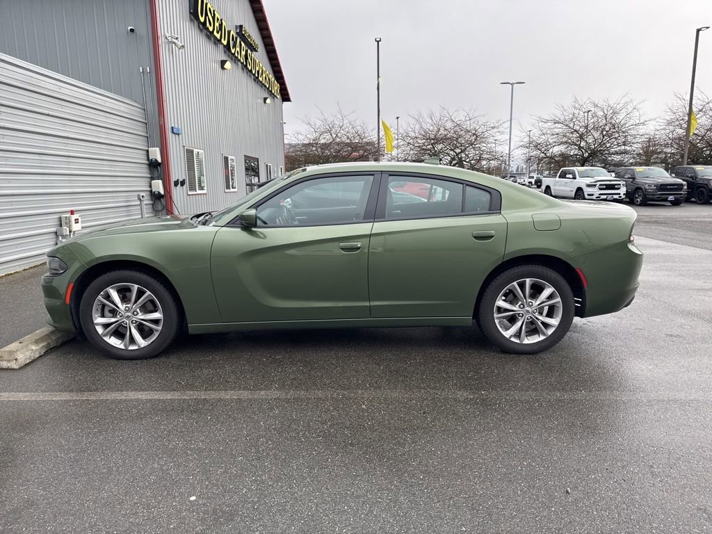Used 2022 Dodge Charger SXT w/ Driver Convenience Group image 2