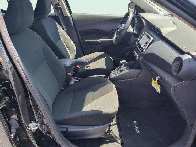 Certified 2025 Nissan Kicks Play S FWD image 30