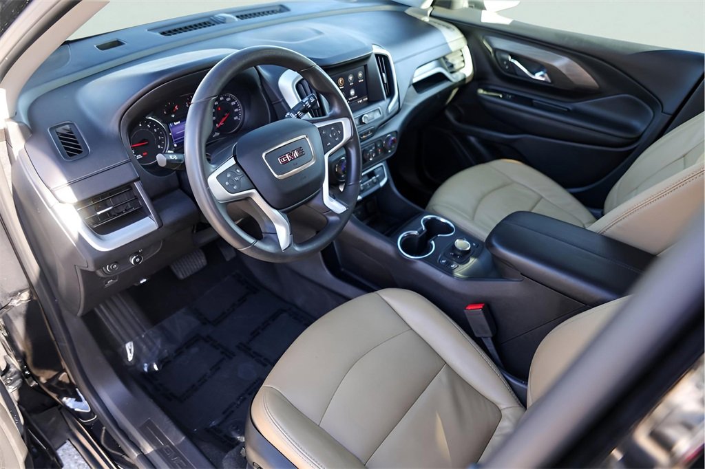 Used 2023 GMC Terrain SLE w/ Driver Convenience Package image 13