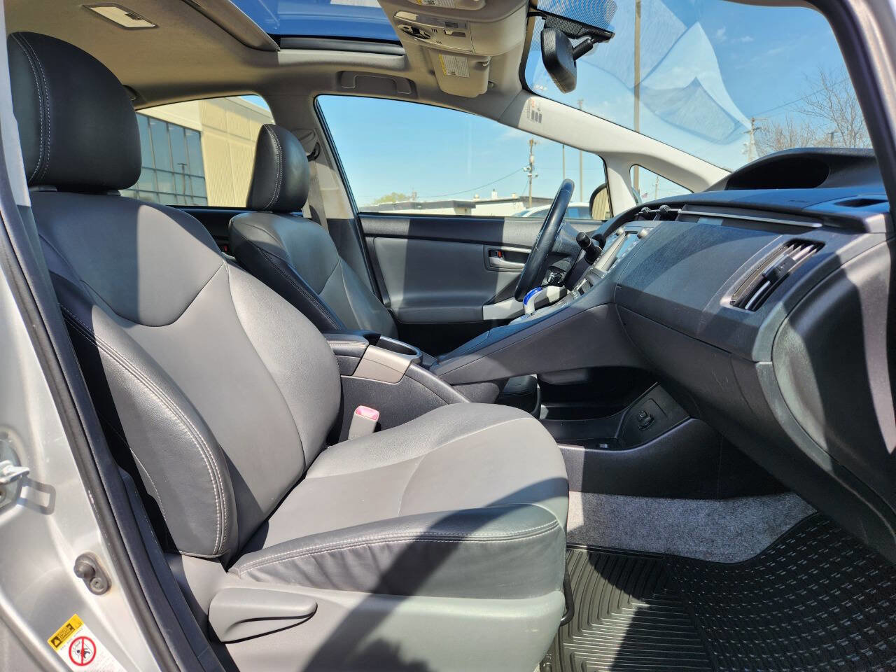 Used 2012 Toyota Prius Four w/ Deluxe Solar Roof Pkg FWD image 14