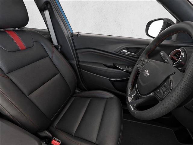 Used 2025 Chevrolet Trax RS w/ Driver Confidence Package FWD image 21